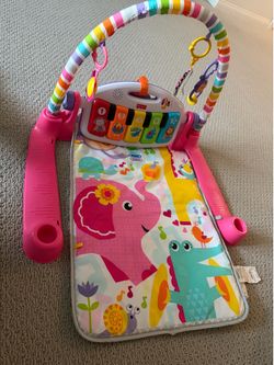 Fisher-Price Piano Baby Playmat Deluxe, Pink