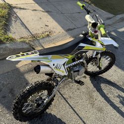 EGL 125 (brand New Rode 3 Times)