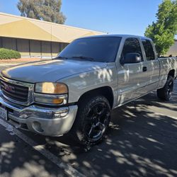 2004 GMC SIERRA 