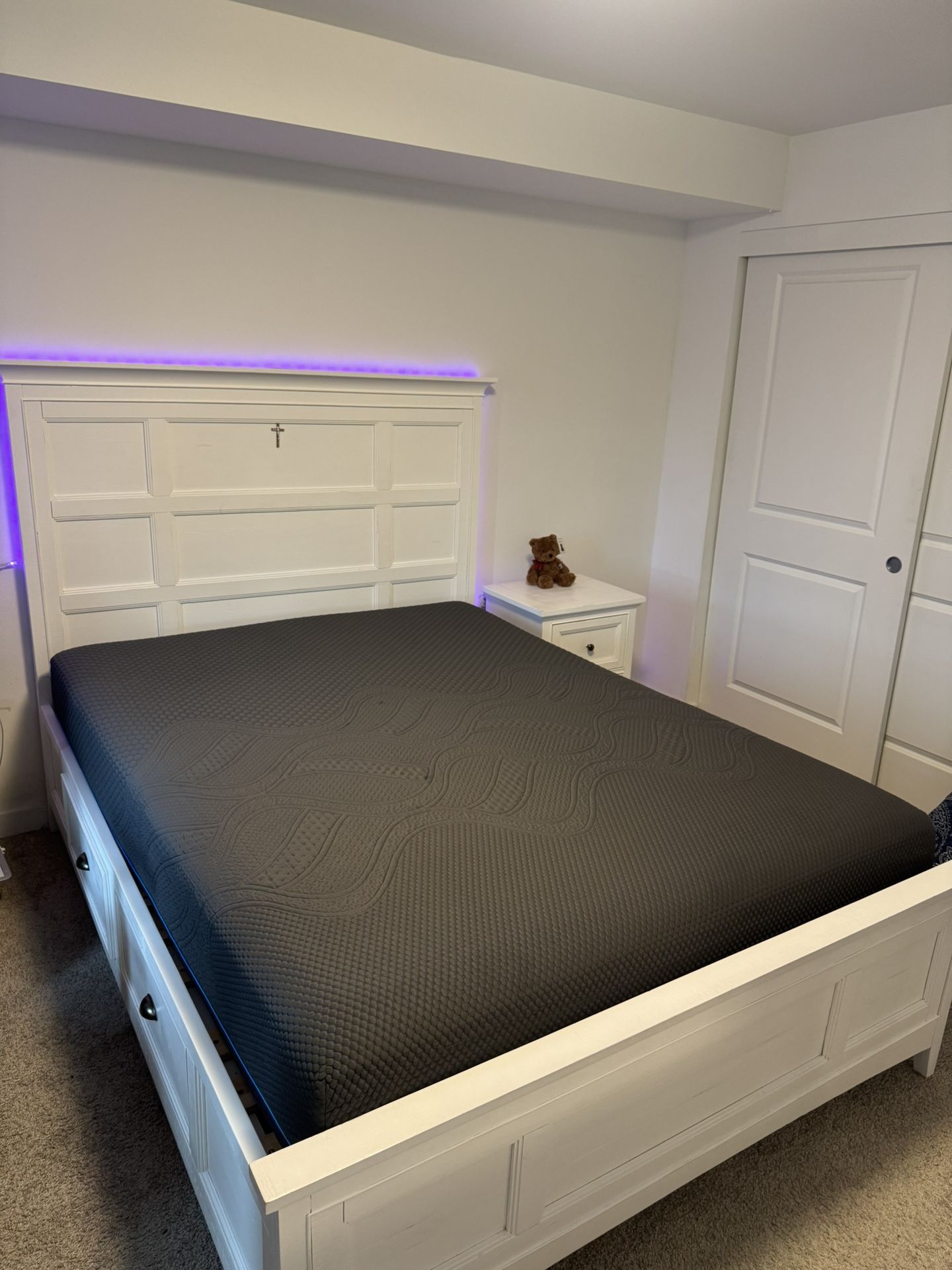 White Modern Queen Bed Frame w/ Storage & Matching Nightstand