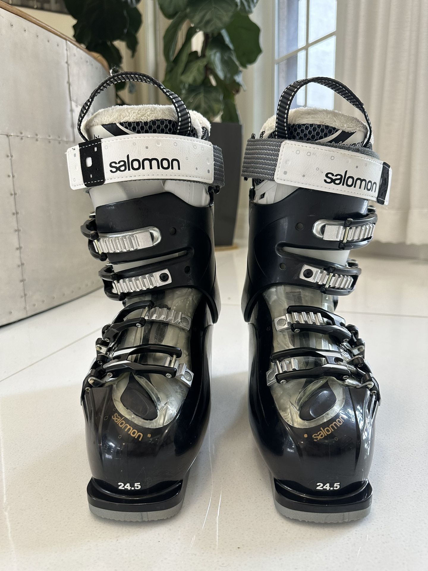 Salomon Ski Boots Size 24.5