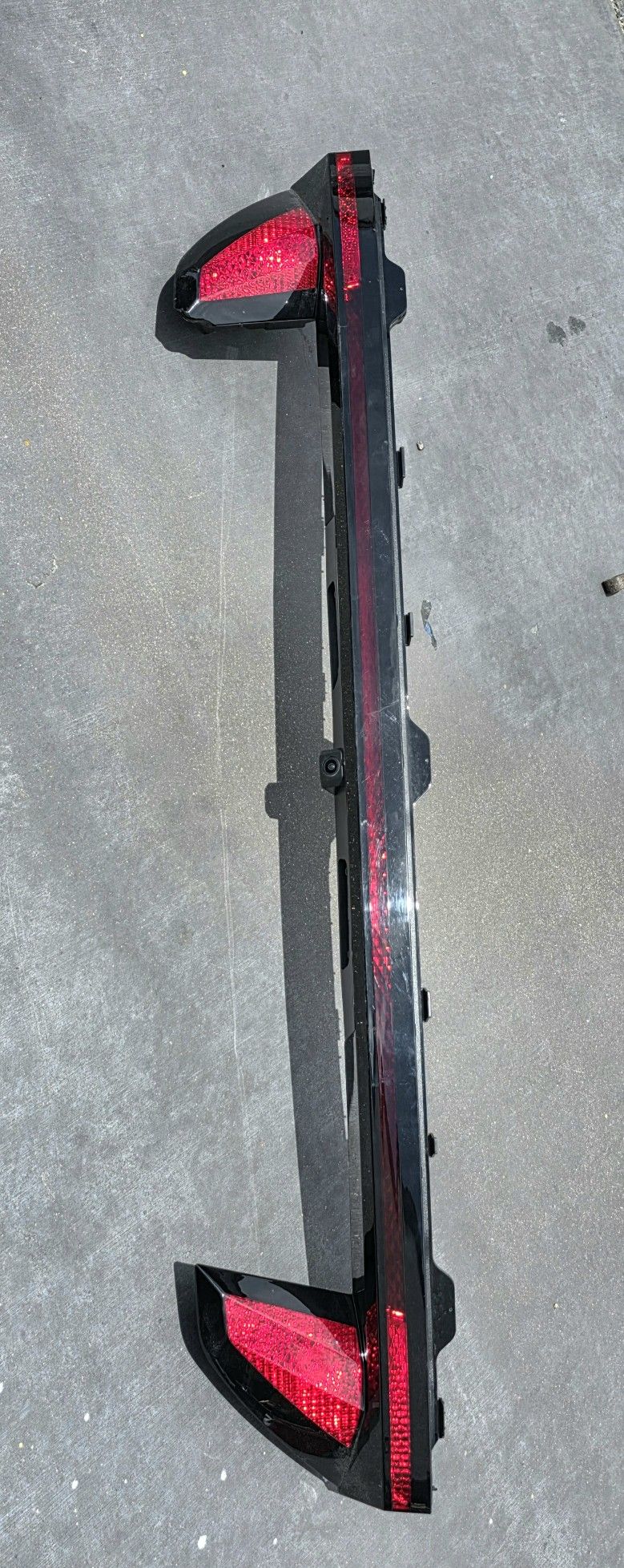 2022-2023-2024-2025 HYUNDAI TUCSON ✅️✅️[OEM] CENTER LIFTGATE TAILLIGHT ✅️W/ CAMERA 
