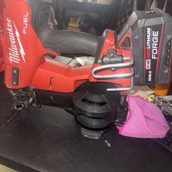 Milwaukee roofing nailer 