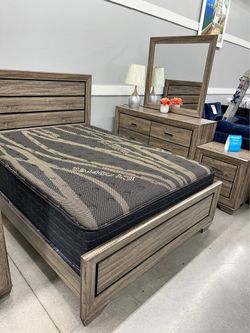 4pc queen beds set only $599