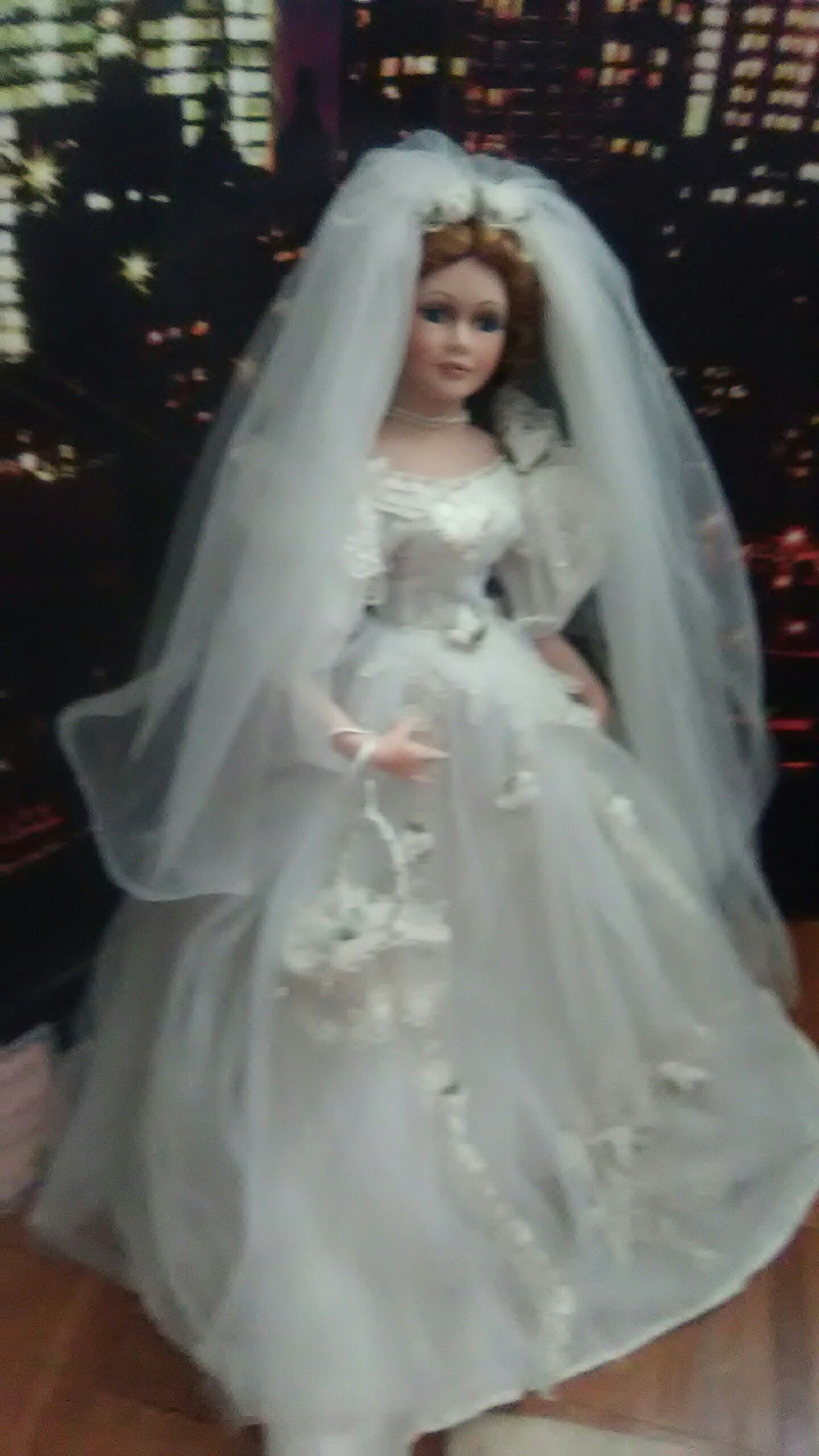 Porcelaine wedding doll