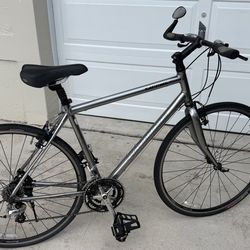 Specialized Sirrus Large bike hybrid road commuter bicycle 700c