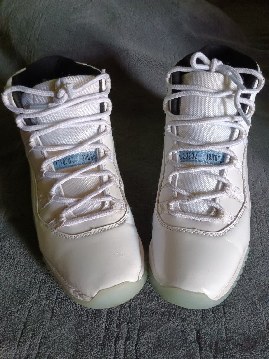 Jordan 11 Size 10 80$ Obo