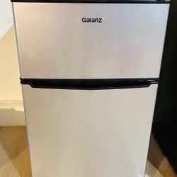 Mini Fridge 3.1 Cubic Feet 