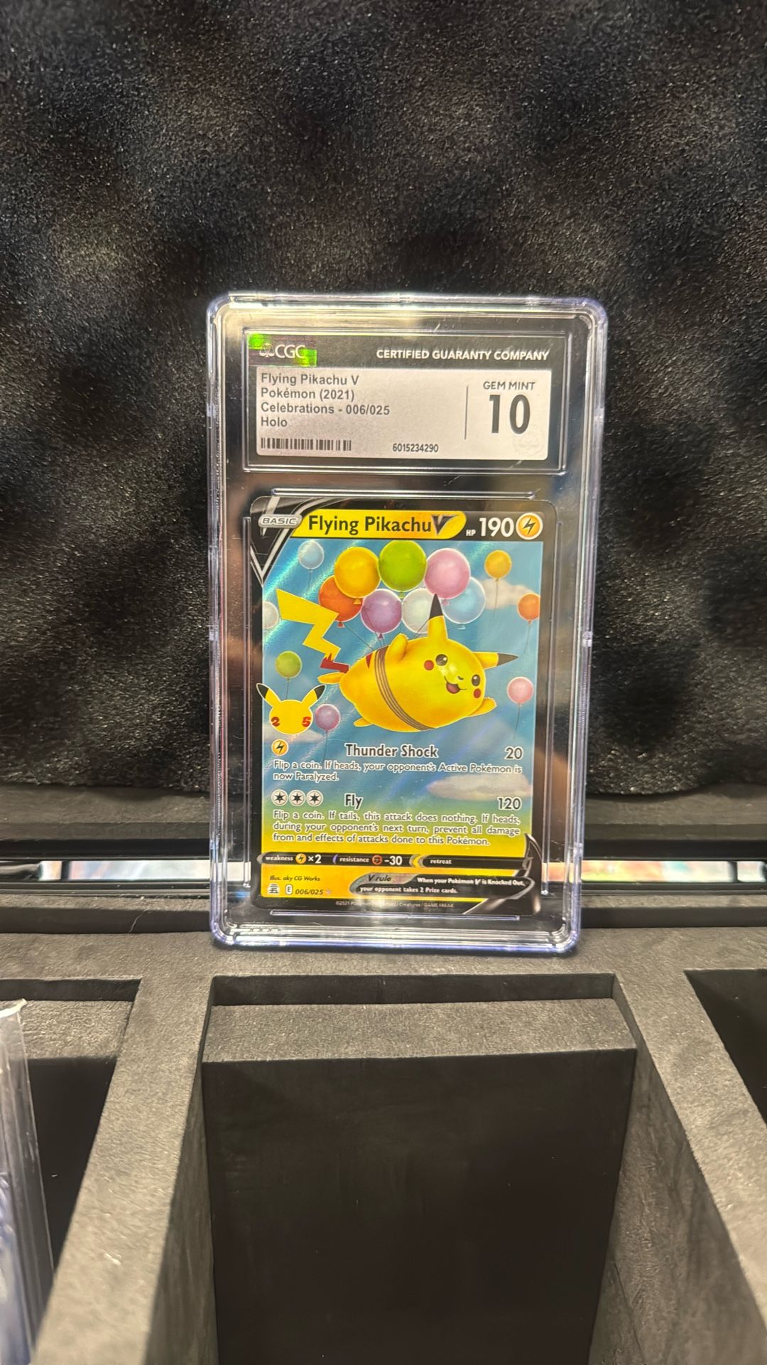 Flying Pikachu V Pokemon