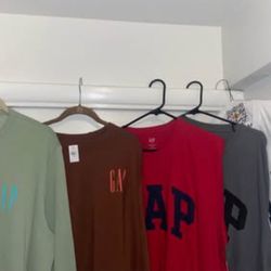 Bundle GAP BRAND NEW TAGS ON (2) SWEATSHIRTS   