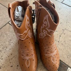 NWT Pawz girls Tan Embroidered Western Ankle Boots size 13