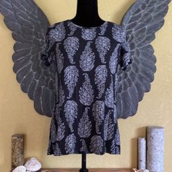 Old Navy Leaf Tee Shirt
