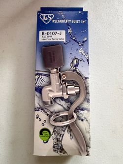 Commercial sink spray valve