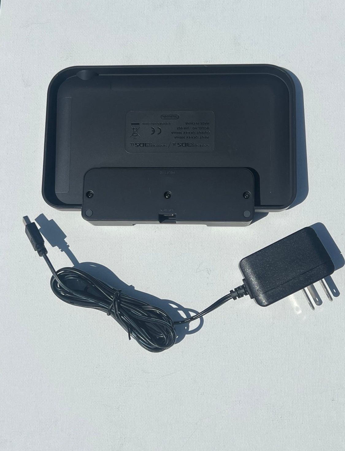 OFFICIAL Nintendo 3DS XL 3DS LL Charging Cradle Dock Charging Stat