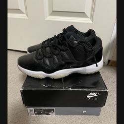 VNDS JORDAN 11 LOW 72-10 SIZE 9.5