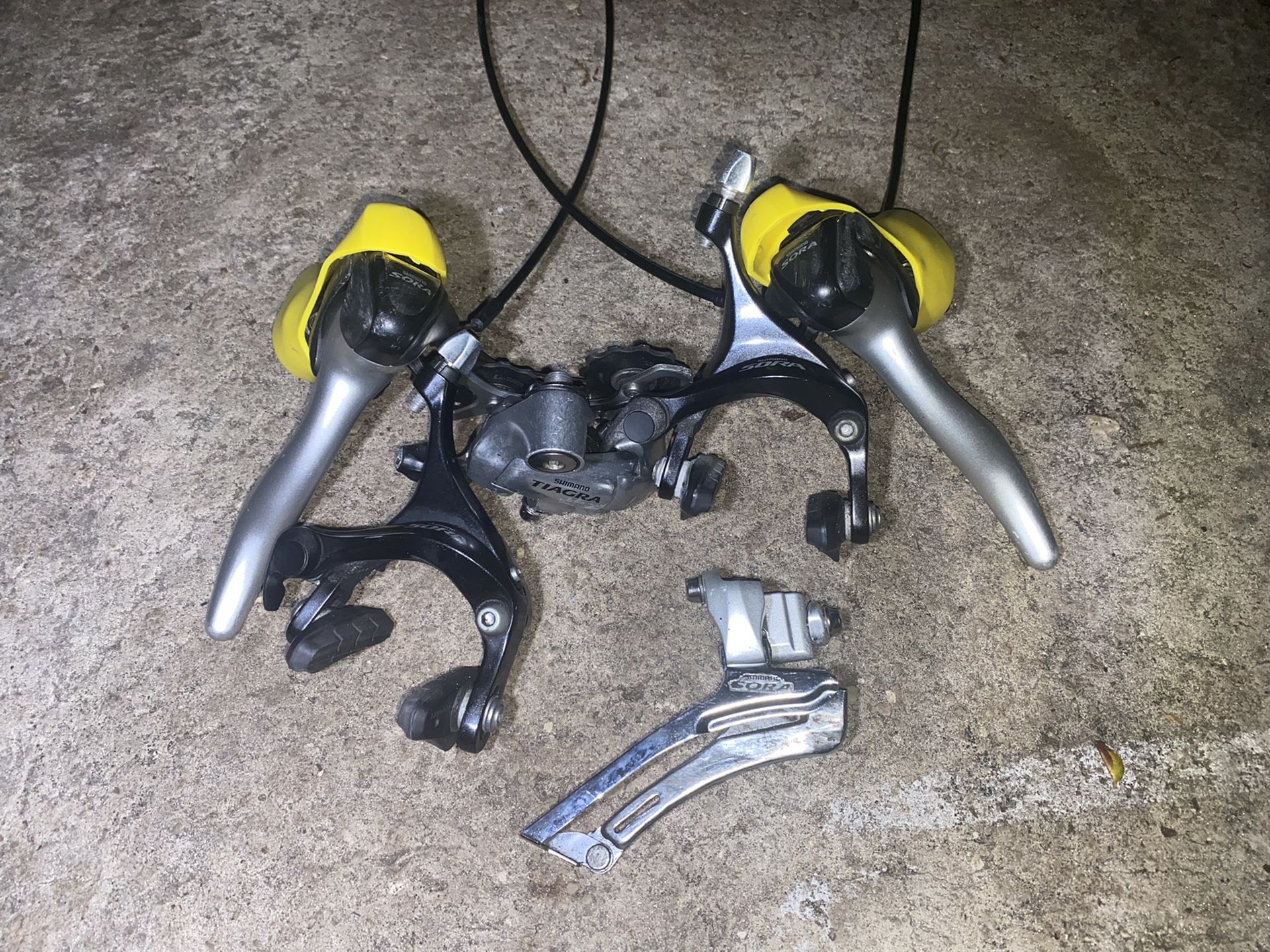 Shimano sora st 3400 groupset with tiagra derailleur