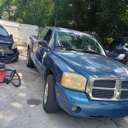 06 Dodge Dakota