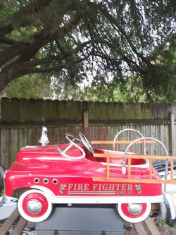 Carrito de bombero con pedales