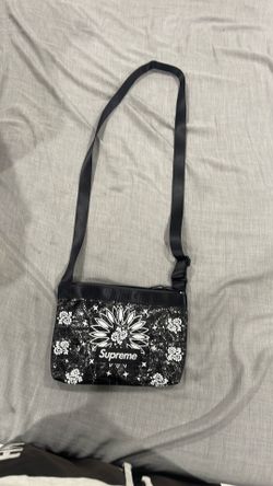 Supreme sling bag waterproof 25$ OBO