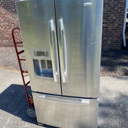 Refrigerator 