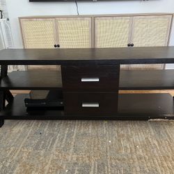 FREE TV STAND