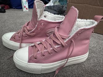 Women’s Converse Size 7