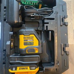 Dewalt 20v Green Cross Line Laser Level With Battery Charger And Case