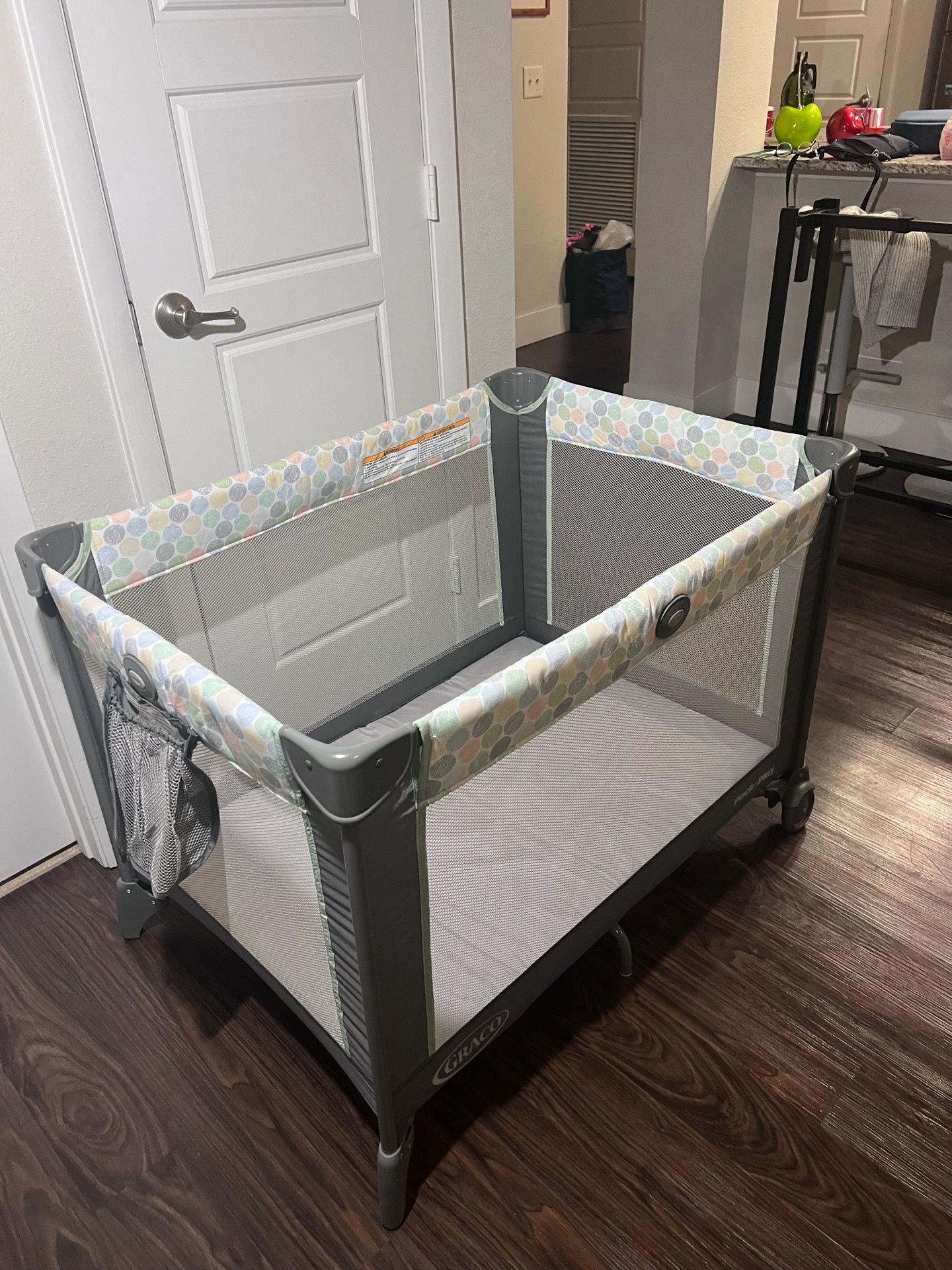 Foldable Playpen / Crib for babies and toddlers
