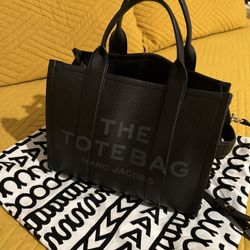 The Marc Jacobs Medium Tote Bag