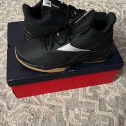 Reebok More Buckets Men’s Sz 12
