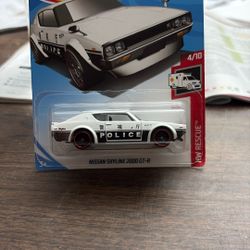 Hot Wheels Rescue 4/10 [White/Black] Nissan Skyline 2000 GT-R 'Police Logo'