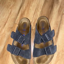 Birkenstocks Size 7w - New Condition