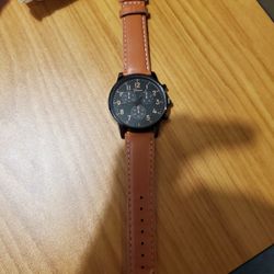 GENEVA MENS WATCH NEW IN PLASTIC/ COMES WITH 3 BRACELETS DOWELS ON WATCH ARE FOR SHOW ONLY