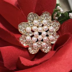 NWOT Gold Floral Pearl & Crystal Brooch
