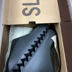 New Yeezy slides 