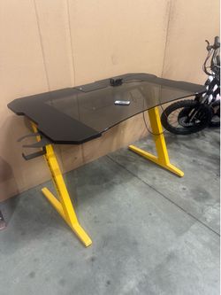 Computer desk