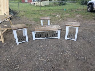 Farmhouse Living room set! Coffee table and 3 end table set!