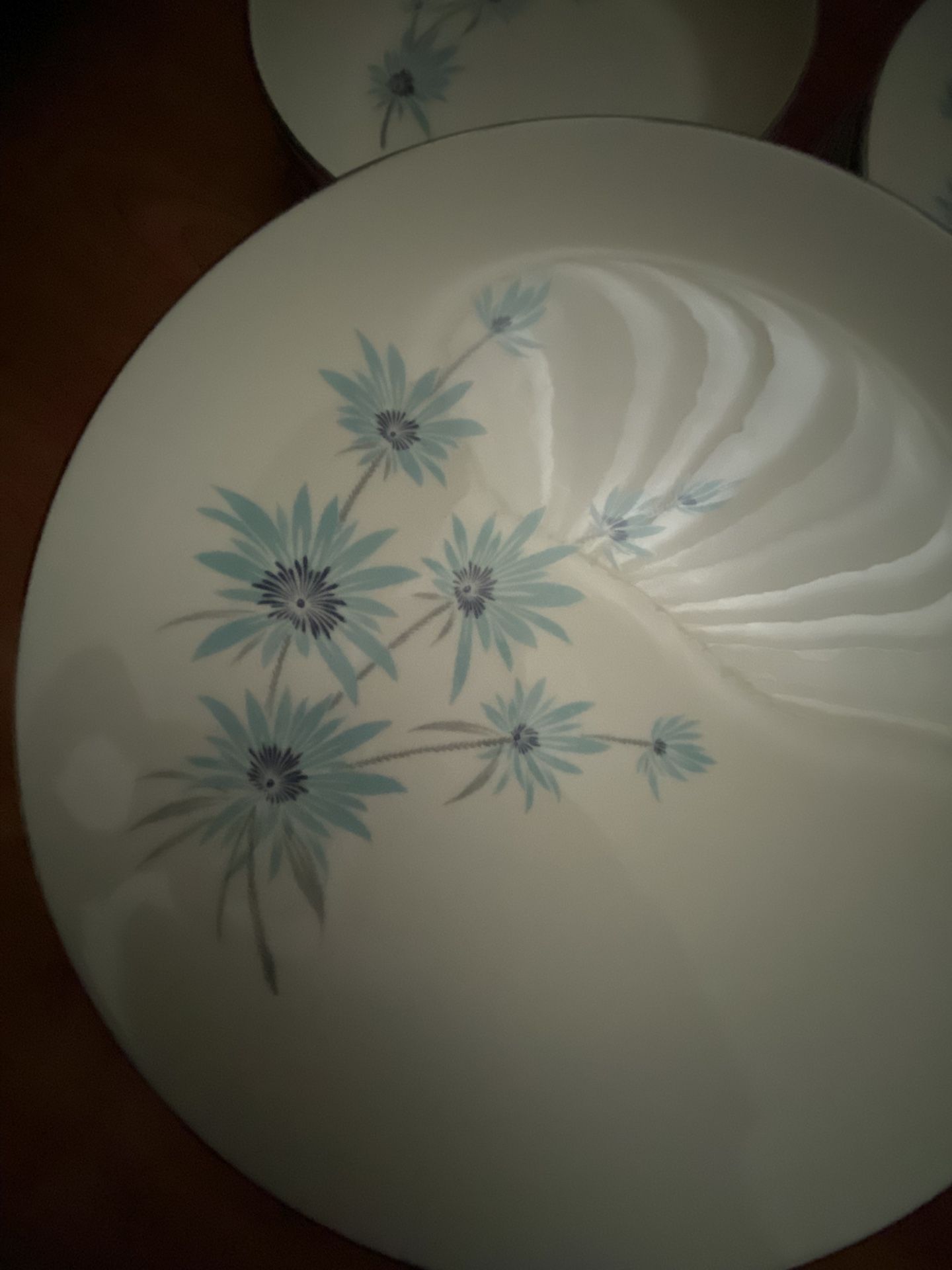 China Cabinet Plate Set