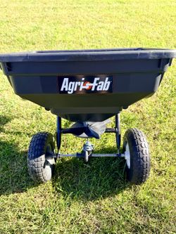 Agri-Fab Tow Behind Broadcast Spreader for Lawn Tractor