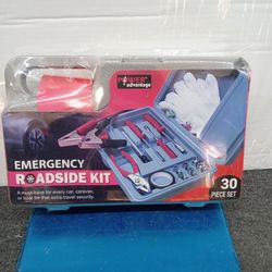 Power Advantage Emergency Roadside Kit 30 Piece Set