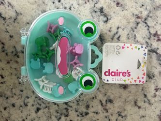 Claire's Frog hair clips
