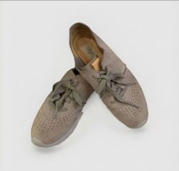 UGG Taupe Perforated Lace-Up Athletic Suede Sneakers Gray 10/ 41