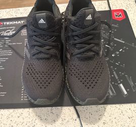 Addidas Flyknit Men size 8