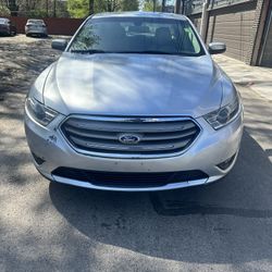 2016 Ford Taurus