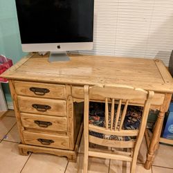 Antique Computer Desk Real Solid Wood  With Chair   Looks Like New  Very Nice Dress Selling Because .Asking Space On My House 