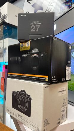 Sony a7 IV with 28-70mm lens