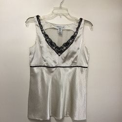 Women’s NINE WEST 100% silk cream and black polkadotted V-neck sleeveless top with side zipper… Size 2