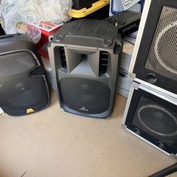 Stereo/kareoki System With Speakers