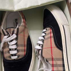 Burberry Low Tap Sneakers Great Condition 