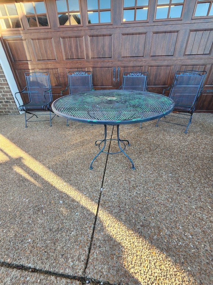 *** 6 PIECE WROUGHT IRON PATIO SET ***